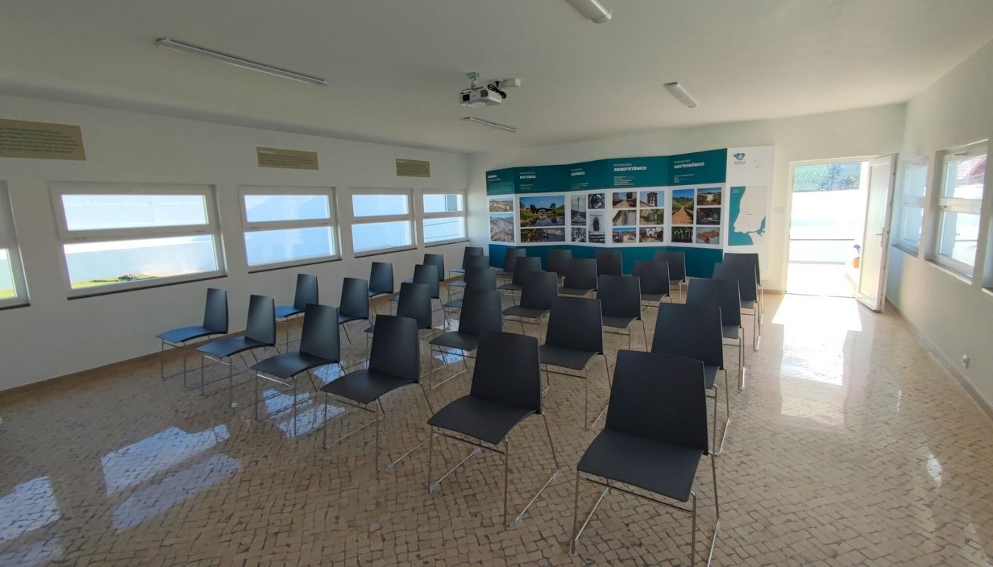 Centro de Interpretação de Cheleiros