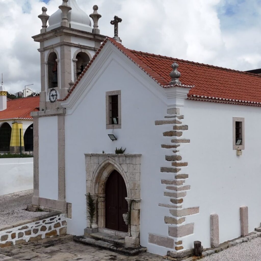 Igreja Matriz de Cheleiros
